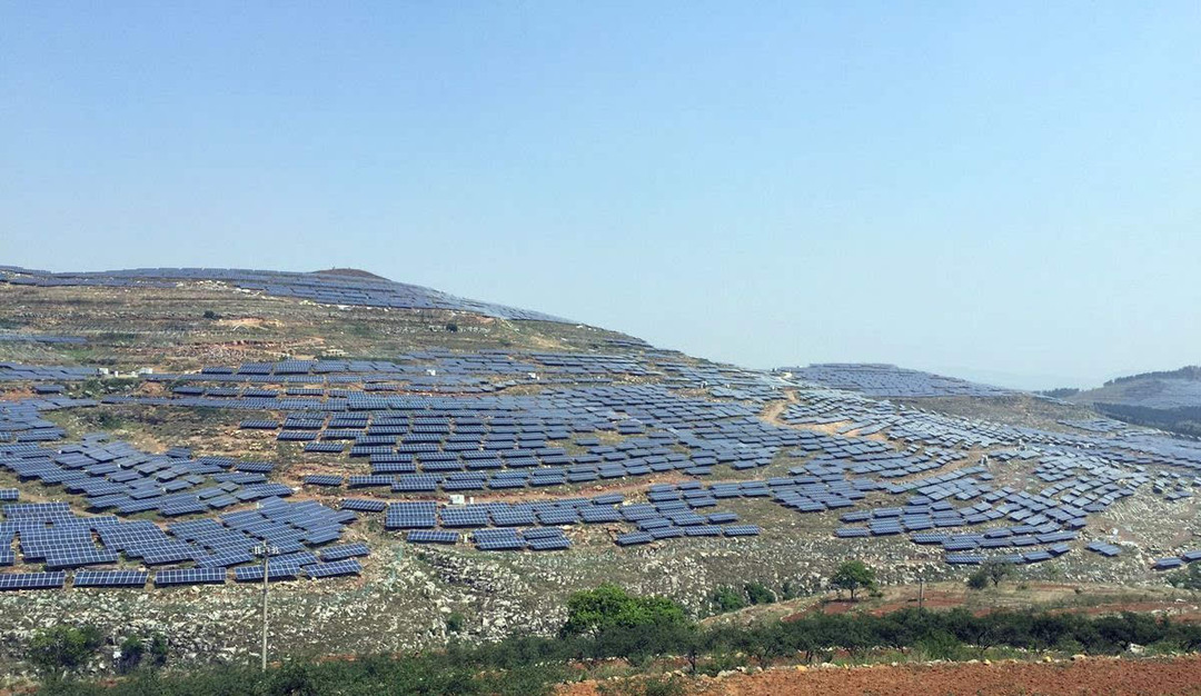 說光用光：建設光伏發(fā)電站，荒山變成“能源山”