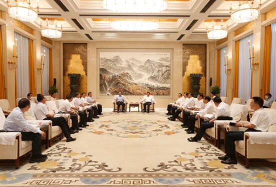 湖北省委書記應(yīng)勇、省長王曉東會(huì)見國家電網(wǎng)董事長、黨組書記毛偉明