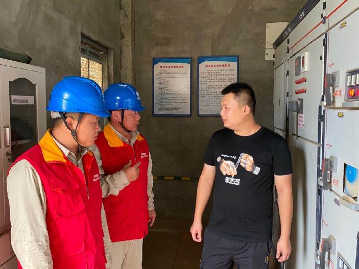 國網(wǎng)霞浦供電公司：貼心“電管家” 保障企業(yè)生產用電無憂