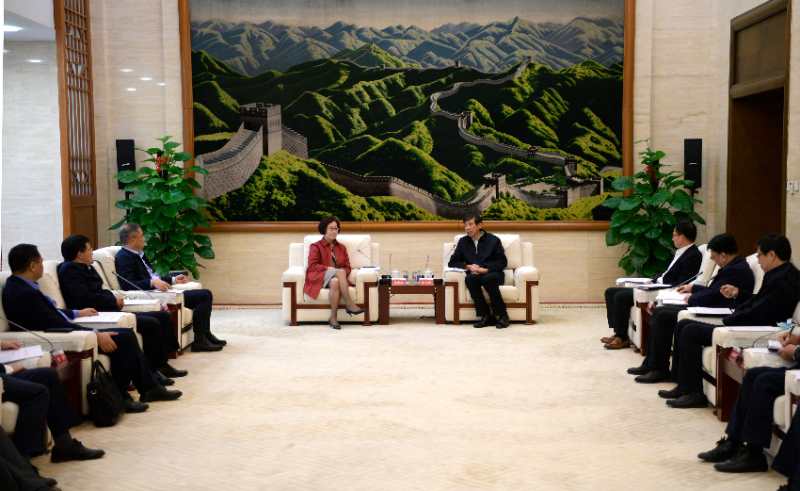陳飛虎會(huì)見(jiàn)江西省委常委、副省長(zhǎng)吳忠瓊