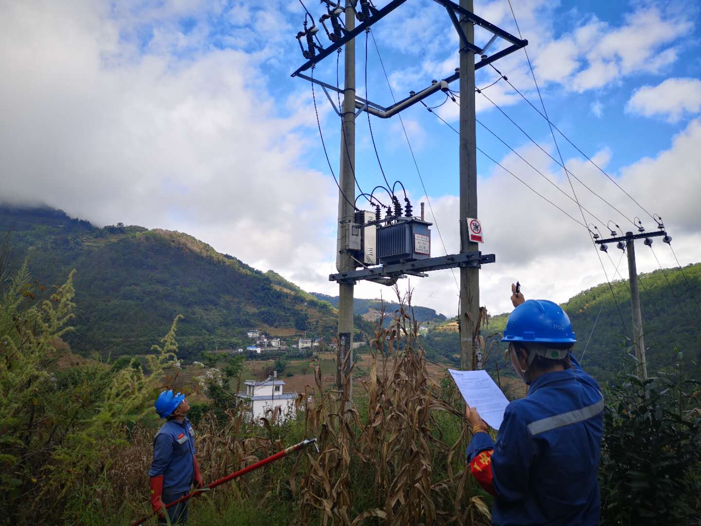 臨滄云縣供電局開展線路維護改造，全面提升供電可靠性