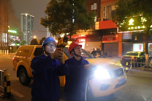 國網寧波市鄞州區(qū)供電：夜間特巡測溫線路，保障安全可靠供電