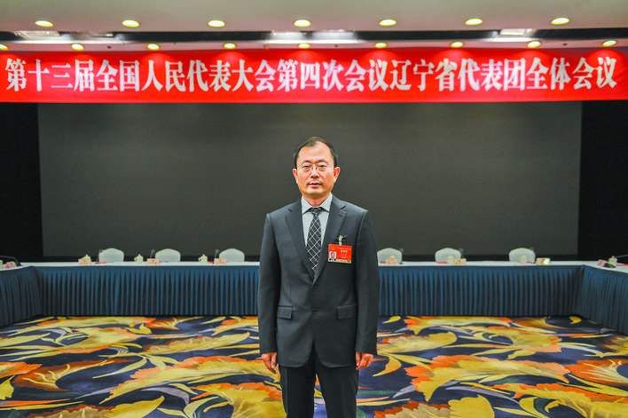 國人大代表 國網(wǎng)遼寧省電力有限公司董事長、黨委書記石玉東：加強能源互濟(jì) 促進(jìn)能源互聯(lián)網(wǎng)發(fā)展