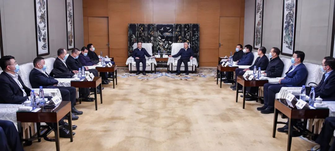 大唐集團(tuán)黨組書記、董事長鄒磊與陜投集團(tuán)董事長袁小寧、總經(jīng)理趙軍會談