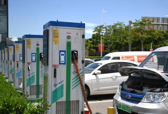 中國電動(dòng)車企駛?cè)肴毡尽八{(lán)海”市場(chǎng)