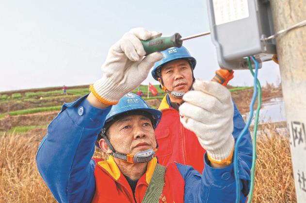 四川通江護航春灌用電，60支服務隊奔走田間