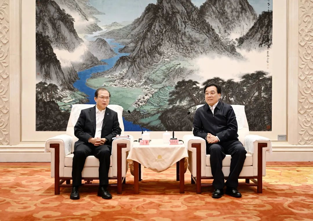 華電集團(tuán)黨組書記、董事長(zhǎng)江毅拜會(huì)江蘇省委書記信長(zhǎng)星
