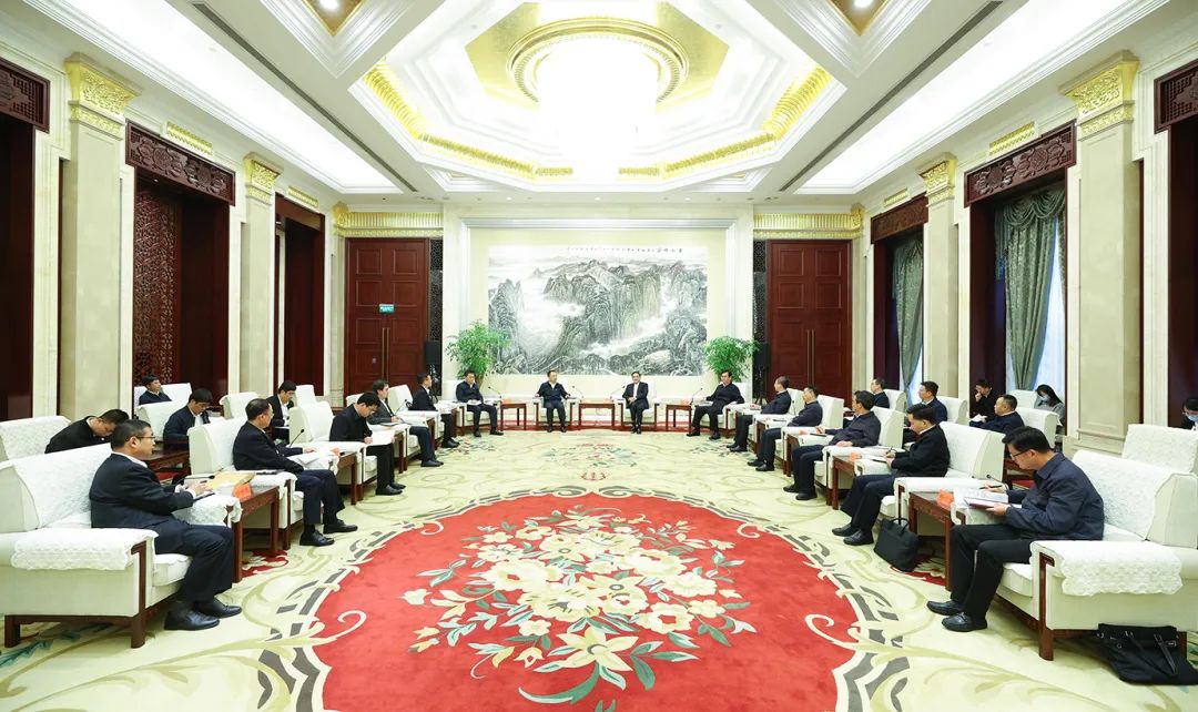 大唐集團(tuán)黨組書記鄒磊拜會(huì)貴州省委書記徐麟、省長(zhǎng)李炳軍