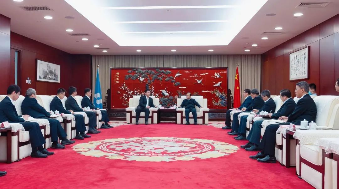 華電集團(tuán)黨組書記、董事長江毅會(huì)見海博思創(chuàng)董事長、總經(jīng)理張劍輝