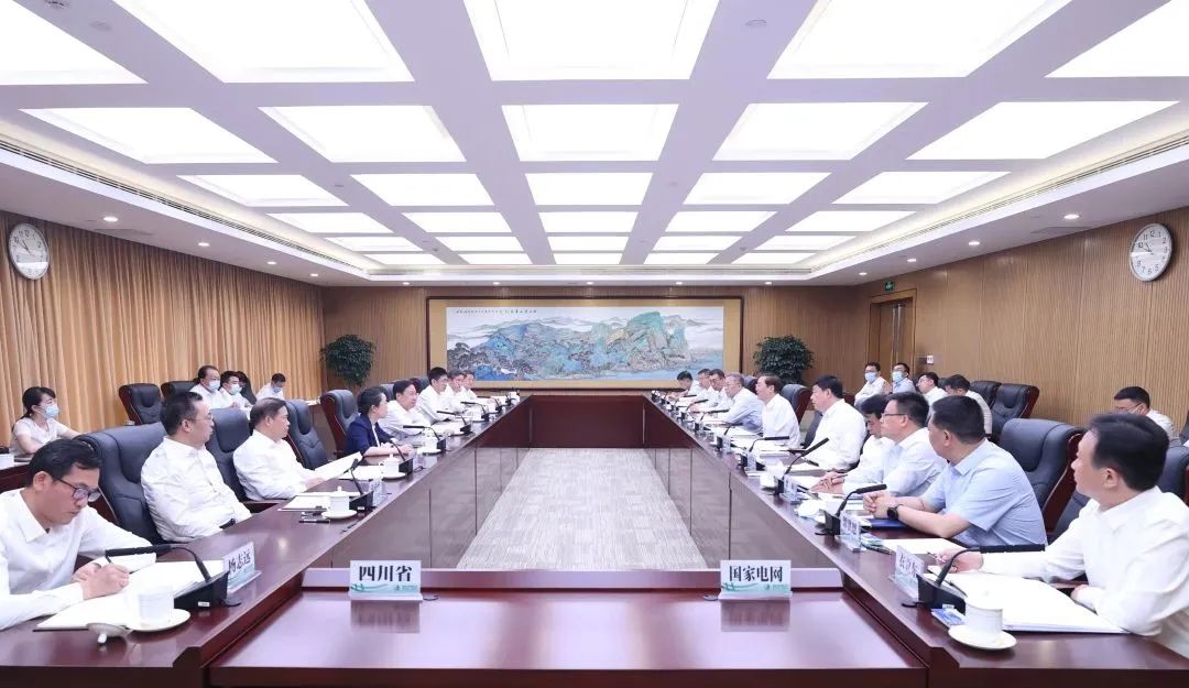 國家電網(wǎng)董事長辛保安、總經(jīng)理張智剛與四川省委書記王曉暉會(huì)談