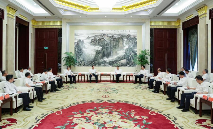 中國電建黨委書記、董事長丁焰章拜會貴州省委書記徐麟、省長李炳軍