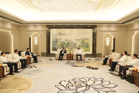 中國電建黨委副書記、總經(jīng)理王斌與江蘇省委常委、蘇州市委書記曹路寶舉行會談