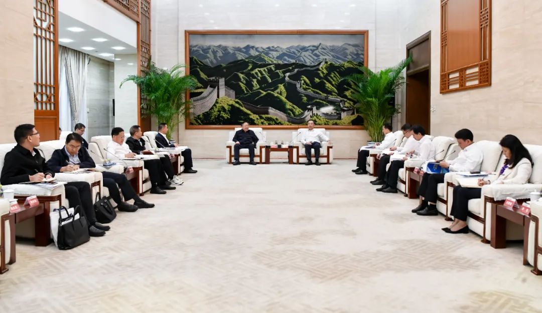 大唐集團(tuán)有限公司黨組書記、董事長鄒磊與廣西壯族自治區(qū)國資委黨委書記秦如培會談