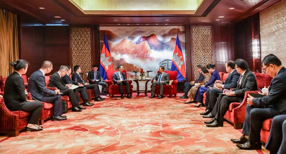 大唐集團(tuán)黨組書記、董事長(zhǎng)鄒磊拜會(huì)柬埔寨首相洪瑪奈