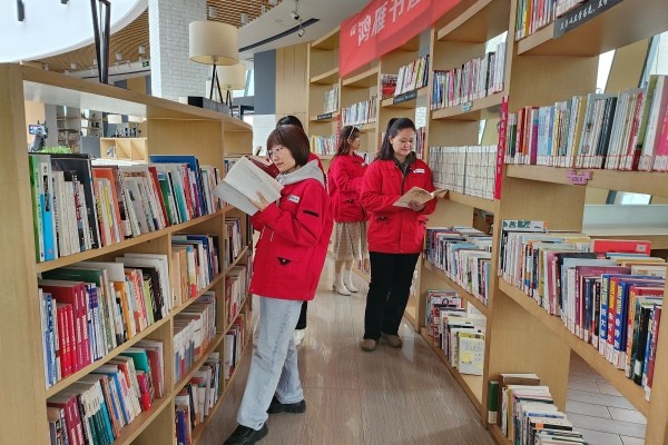 烏海供電公司聯(lián)合黨支部：開展“中華民族一家親，同心共筑中國(guó)夢(mèng)”全民閱讀活動(dòng)