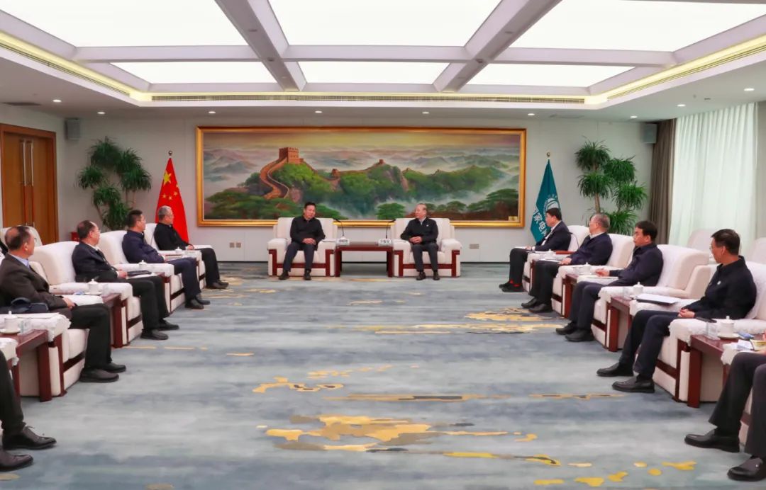 劉明勝、栗寶卿與國(guó)家電網(wǎng)董事長(zhǎng)辛保安、總經(jīng)理張智剛會(huì)談