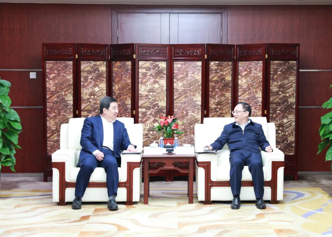 中國電氣裝備白忠泉董事長、周群總經(jīng)理拜訪中鋁集團董事長段向東、總經(jīng)理王石磊