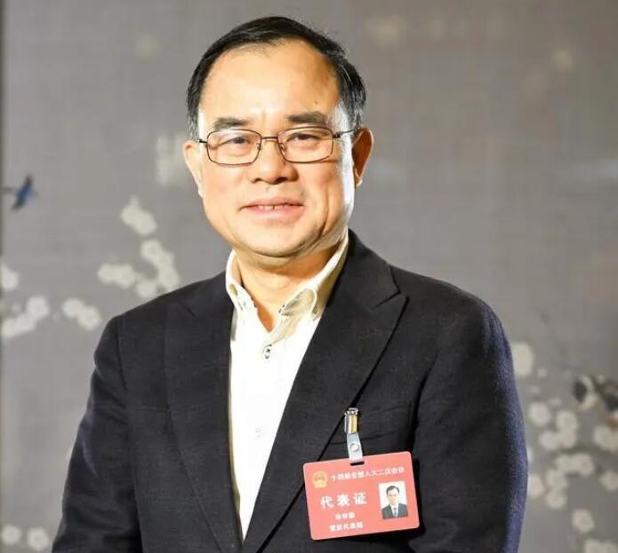 【兩會好聲音】全國人大代表、長安汽車董事長朱華榮：強化市場調節(jié)手段，進一步改善汽車消費環(huán)境