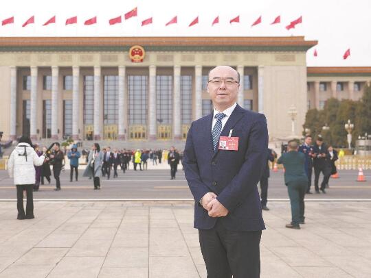 【兩會(huì)好聲音】全國(guó)人大代表，國(guó)網(wǎng)山東公司董事長(zhǎng)、黨委書記 王志偉：推動(dòng)新能源高質(zhì)量發(fā)展 助力美麗中國(guó)建設(shè)