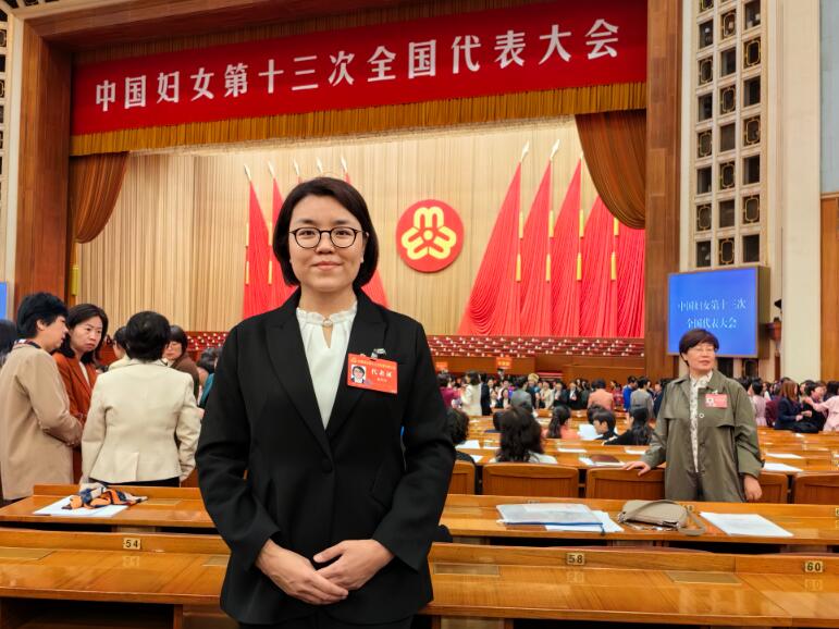 中國能建北京設(shè)備公司黨委書記、董事長，中國能建首批一級技術(shù)專家張月華獲全國三八紅旗手榮譽稱號