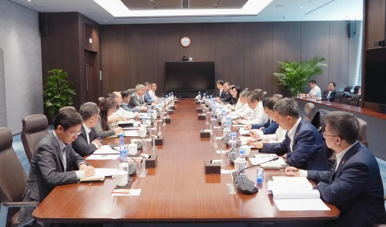 中國能建黨委書記、董事長宋海良與中信集團黨委書記、董事長奚國華會談