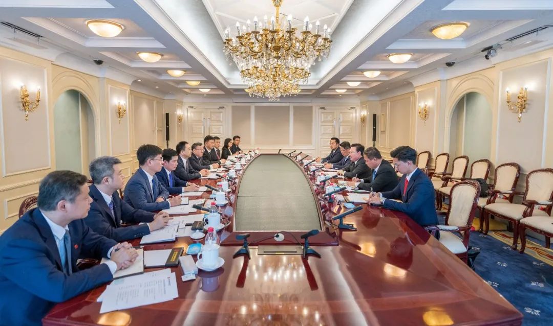 大唐集團(tuán)黨組書記、董事長鄒磊與老撾總理府辦公廳部長、總理首席顧問西納萬·蘇發(fā)努馮會談