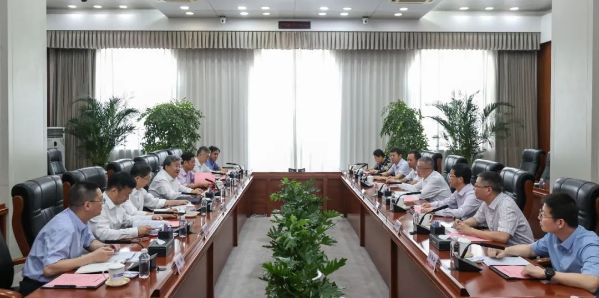 中核集團黨組書記、董事長余劍鋒會見山東大學(xué)黨委書記任友群一行