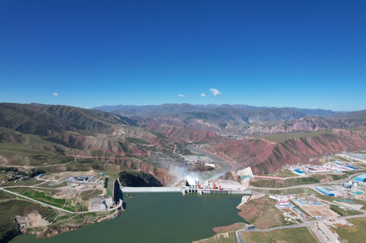 青海瑪爾擋水電站3號機組順利并網發(fā)電
