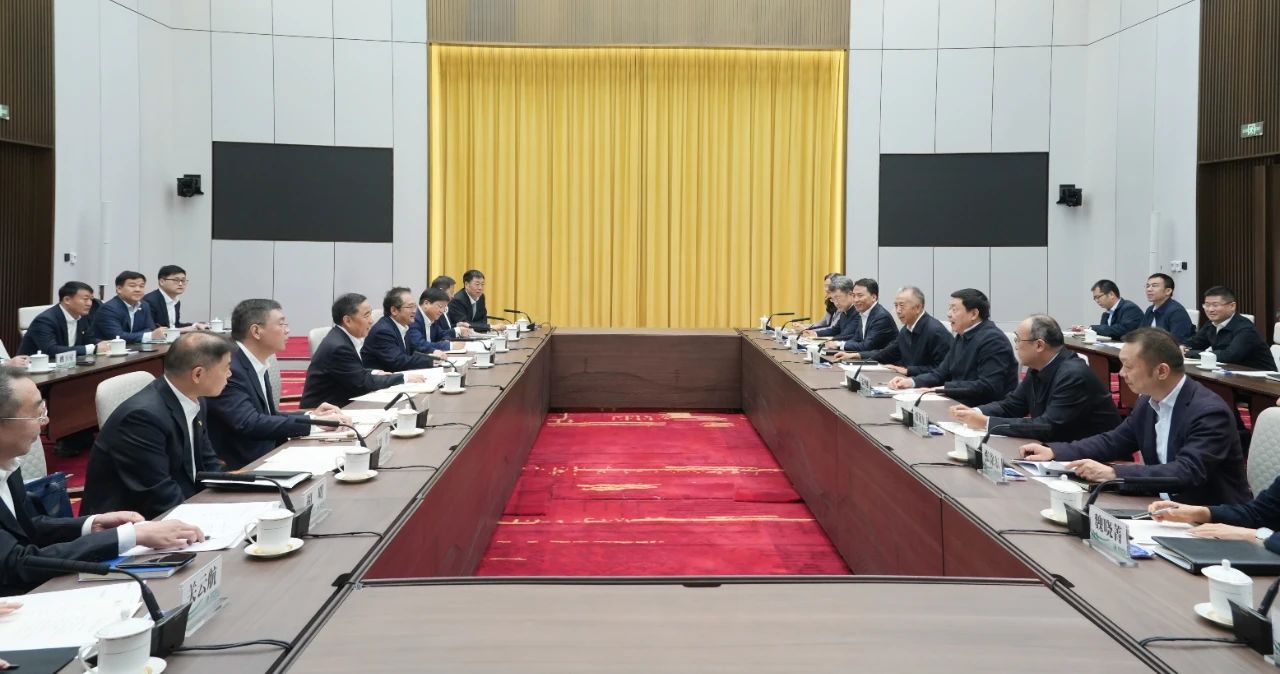 中國能建黨委書記、董事長宋海良與國家電網(wǎng)董事長、黨組書記張智剛會(huì)談