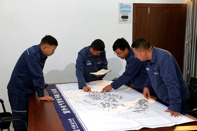 貴州興義供電局研發(fā)“智電擎鋒”機(jī)器人，實(shí)現(xiàn)營(yíng)配協(xié)同新突破