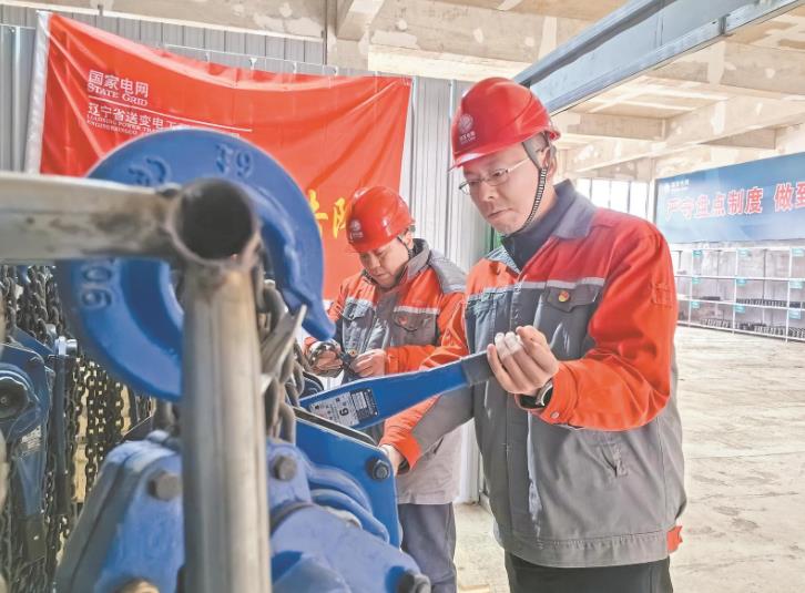 李俊鵬：走南闖北建電網(wǎng)，施工細(xì)節(jié)見(jiàn)真章