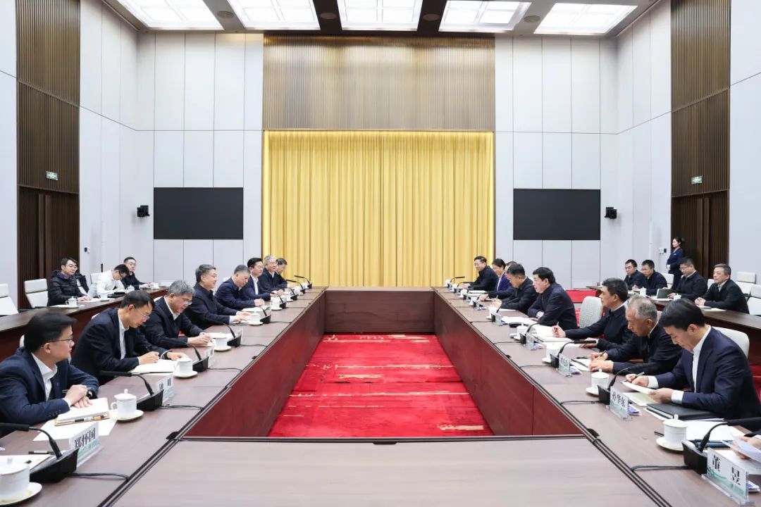 溫樞剛張文峰與國家電網(wǎng)董事長張智剛、總經(jīng)理龐驍剛會談