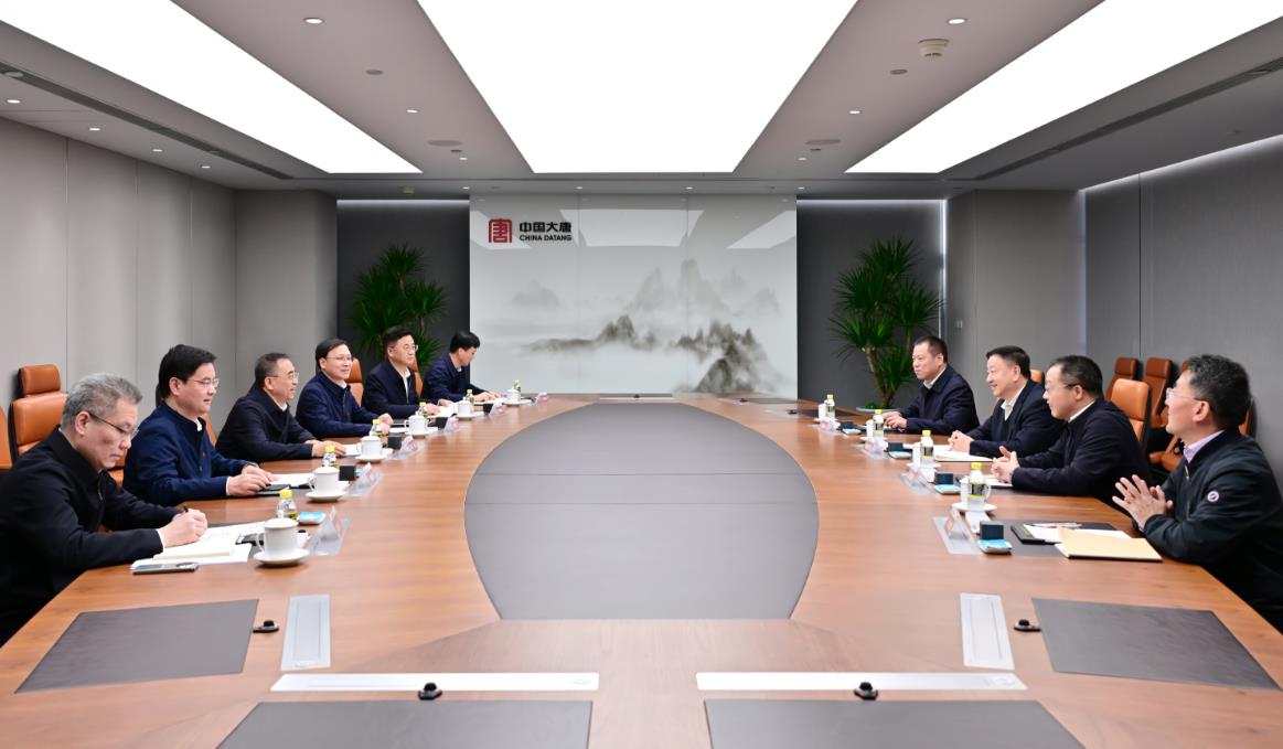 中國大唐董事長鄒磊、總經(jīng)理張傳江與中廣核董事長楊長利、總經(jīng)理高立剛會(huì)談