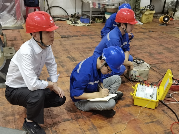 【新春走基層】匠心守護(hù)設(shè)備安，確保電力暢無(wú)憂