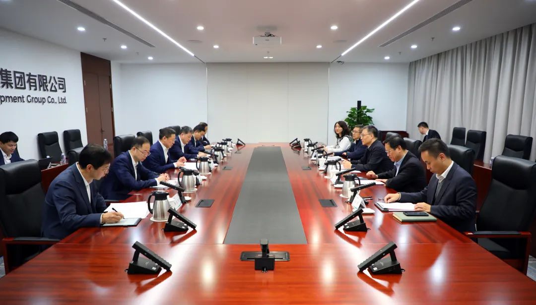 中國電氣裝備董事長李洪鳳、總經(jīng)理周群會見佛