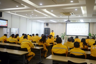 華潤南京公司檢修公司黨支部開展黨員大會、支委會以及3月份主題黨日活動